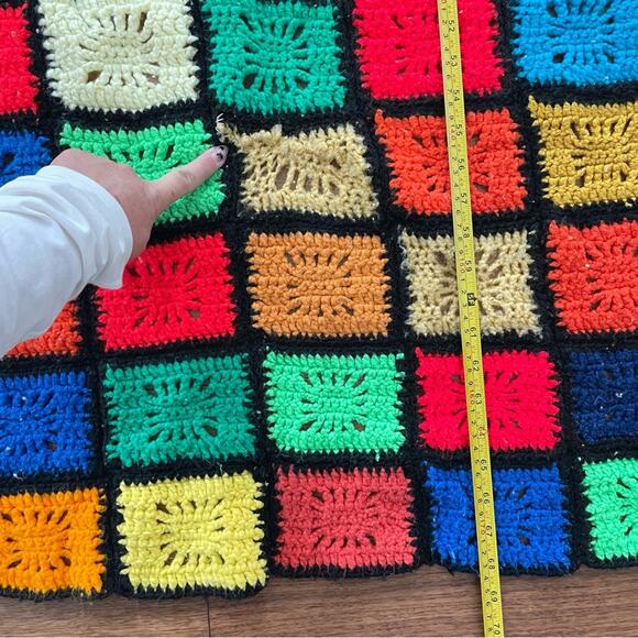 Vintage | Handmade Hand Crocheted Granny Square Flower Garden Blanket Afghan - Picture 4 of 6